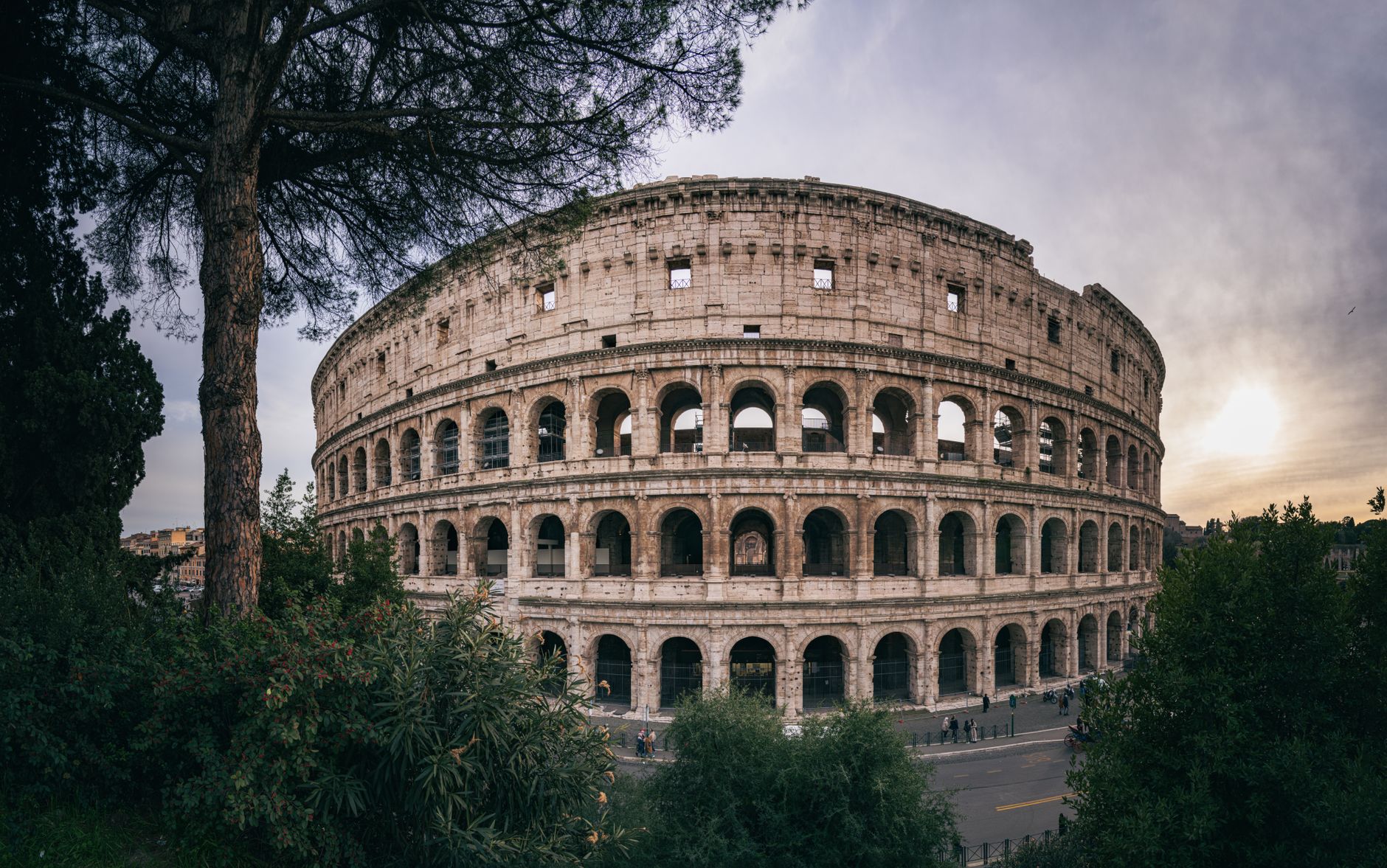 Het Colosseum in Rome bij zonsondergang